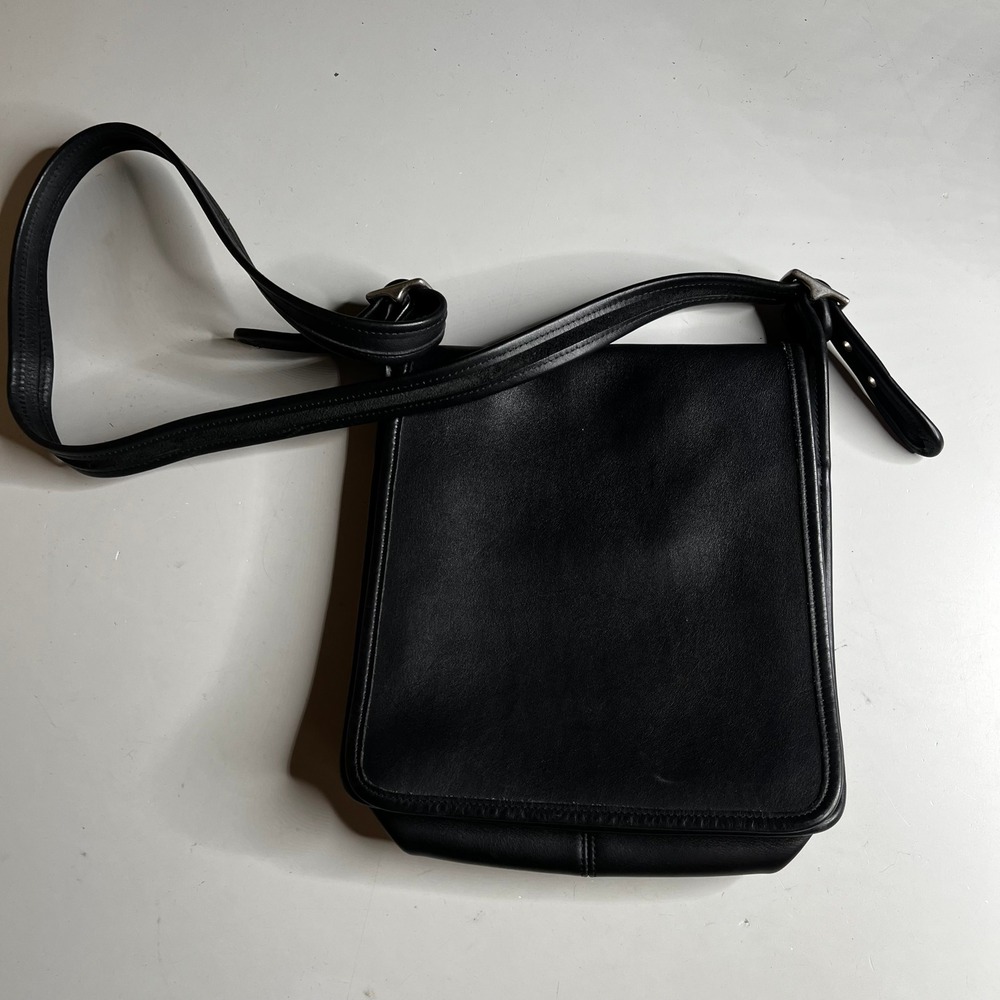 Vintage Coach Black Leather Courier Bag Crossbody Flap Messenger 9144
